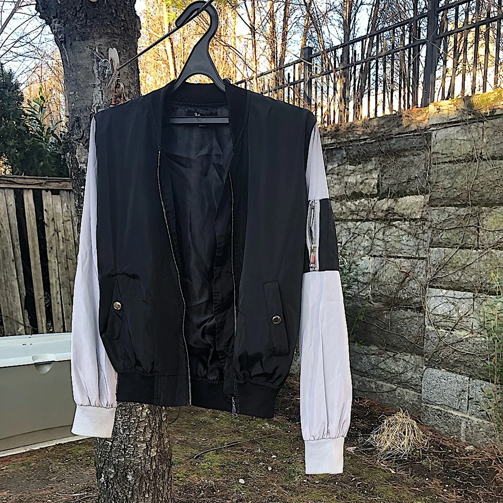 LIGHTWEIGHT COLORBLOCK BOMBER - Picture 2 of 12